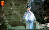Thiếu nữ Hà Nội đẹp dịu dàng với áo dài cổ phục Việt Nam